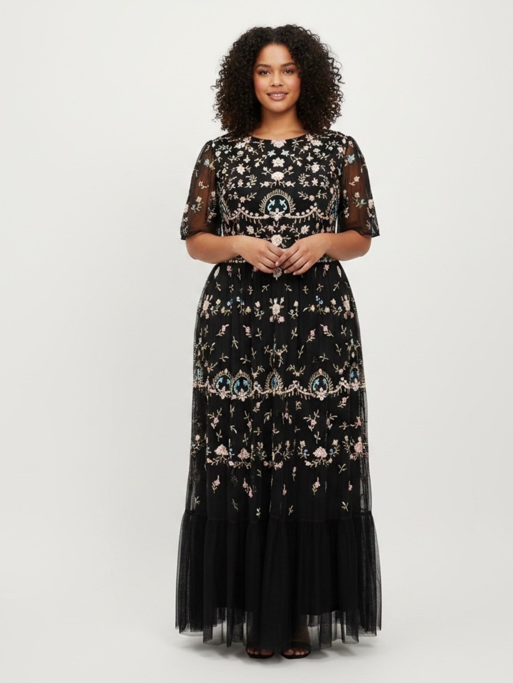 Mac Duggal Black Embroidered Mesh Tiered Gown Size Plus 24